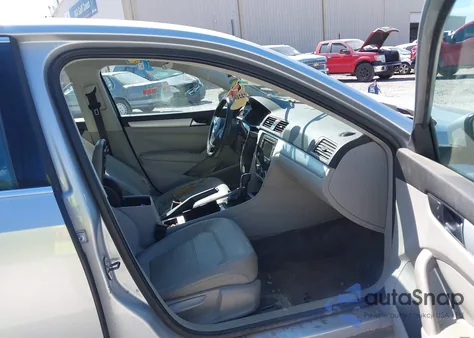 2012 Volkswagen Passat 2.5L Se из США, поврежденный, VIN 1VWBP7A36CC070205